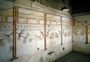 Vue intérieure des fresques de guirlandes de pin - Roman