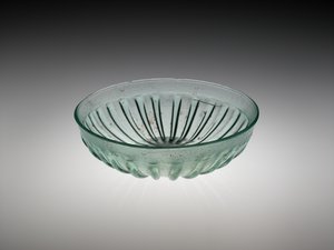 Bol en verre côtelé (100-200 après J.-C.)