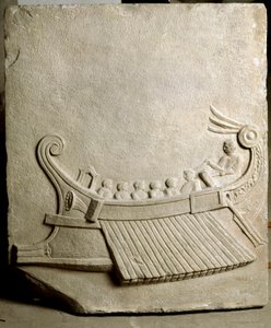 Art romain : trirème romaine - Fragment de frise en marbre de Pouzzoles