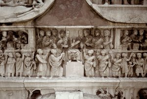 Art romain : bas-relief en marbre représentant la distribution de subsides au peuple dans le forum de César. 312-315 ap. J.-C. Arc de Constantin, Rome - Roman