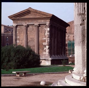 Art romain : vue des ruines du Temple de Portunus (temple de la fortune virile), site archéologique du Forum Boarium, 70-80 après J.-C., Rome, Italie