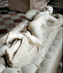 Hermaphrodite endormi (sculpture en marbre, 2e siècle av. J.-C.)