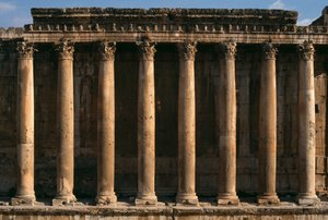 Temple de Bacchus, vue de la colonnade; Période Impériale Haute