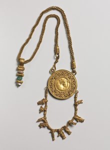 Collier avec médaillon et pendentif, 200-300 - Roman Period Egyptian