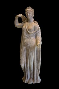 Aphrodite de type Genitrix (1er siècle après J.-C.) terre cuite