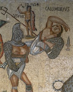 Mosaïque montrant une scène de gladiateurs combattants (détail)