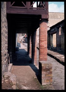 Rue, 5ème siècle av. J.-C.-1er siècle apr. J.-C.