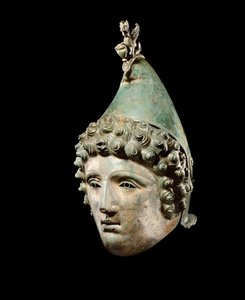 Le casque de Crosby Garrett, fin du 1er-2ème siècle après J.-C. (bronze)