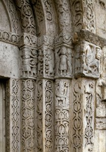 Détail de la façade côté droit de la porte de la Basilique, début du 12ème siècle - Romanesque