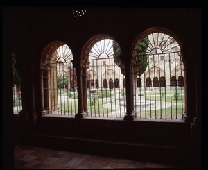 Vue du cloître de la Cathédrale Sainte Thècle à Tarragone - Romanesque