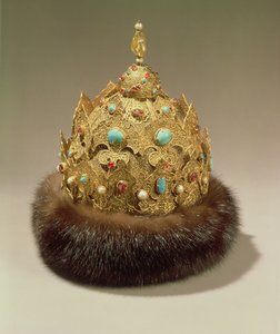 Couronne de Karan, or gravé serti de bijoux, bordure en fourrure, niellure et ajouré, milieu du 16ème siècle