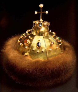 Couronne, ateliers du Kremlin, 1682 (or, zibeline et pierres précieuses)