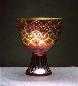 Bol émaillé avec un design géométrique simple, probablement provincial, 1880