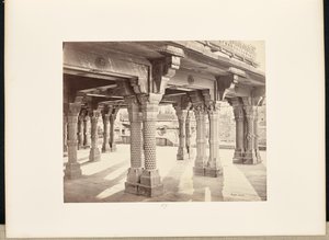 Futtypore Sikri ; piliers sculptés dans le Panch Mehal