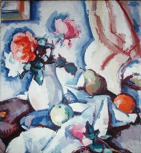 Roses dans un vase blanc