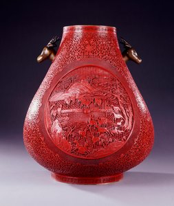 Un grand vase en laque rouge sculpté en forme de poire - School Chinese