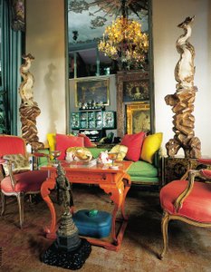 Une paire de dauphins de style baroque italien
