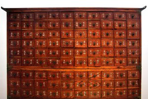 Mobilier médical en bois, période Joseon, Corée, collection Kim Chong-hak. Photographie, Musée national de Séoul, République de Corée, 2006