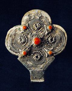 Pendentif en argent repoussé et corail, Maroc