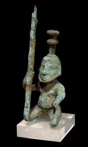 Civilisation Dongson : porte-lampe en bronze