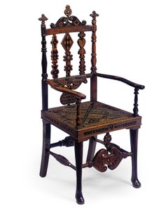 Fauteuil ouvert incrusté et sculpté avec un patchwork de diverses phrases, début du 19ème siècle