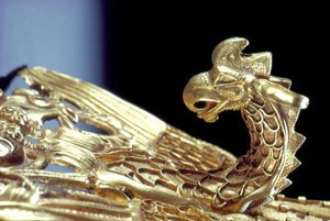(détail) Bandeau avec un griffon tenant une chèvre
