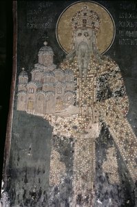 Roi Étienne Uroš II Milutin (r.1282-1321) avec un modèle de l