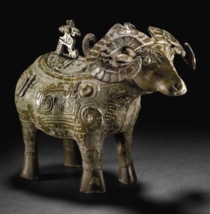 Vase à vin rituel en forme de bélier, Gong - Shang Dynasty Chinese School