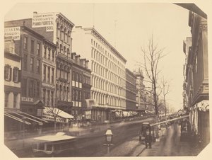 Broadway regardant vers le nord entre Grand et Broome Streets