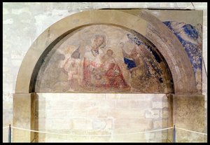 Tympan représentant la Vierge de l