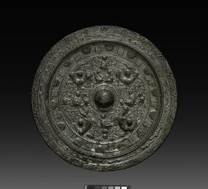 Miroir avec Xiwangmu, c.317-400 (bronze) - Six Dynasties Chinese School