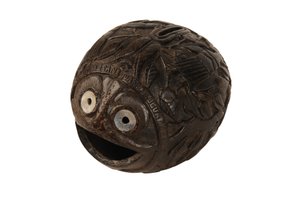 Boîte à monnaie en noix de coco sculptée, coloniale espagnole, vers 1800
