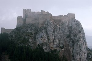 Vue du château de Loarre, construit aux 11e-13e siècles