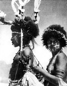 Guerriers peints, Papouasie-Nouvelle-Guinée, 1936