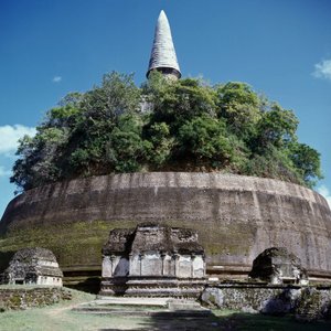 Vue du stupa Rankoth Vehera