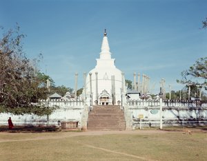 Vue du Dagoba Thuparama, Ruwanweli Seya