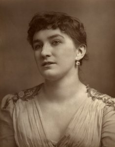 Nelly Bromley, actrice et chanteuse britannique, 1882 - St James