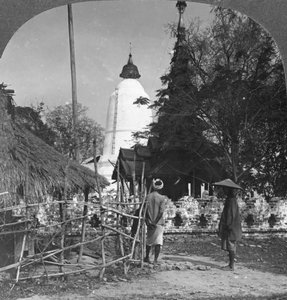 Pagode en forme de parapluie, Bhamo, Birmanie, 1908 - Stereo Travel Co