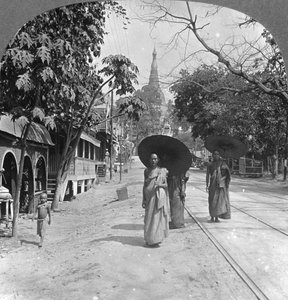 Route de la pagode vers la pagode Shwedagon, Rangoon, Birmanie, 1908