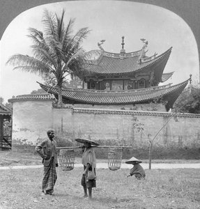 Maison de joss pittoresque chinoise, Bhamo, Birmanie, 1908 - Stereo Travel Co