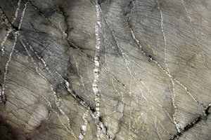 Veines de roche naturelle - Studio Meikle