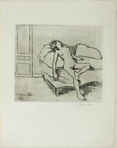 Louise nue sur un canapé
