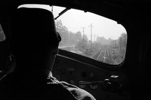 Vue des voies depuis la cabine d