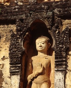 Bouddha sur Chedi, période de Davaravati