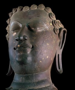 Tête géante de Bouddha, style Lanna