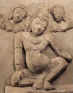 Relief, de Chedi Chula Pathom, école de Davaravati