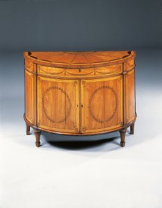 Commode demi-lune en marqueterie George III, vers 1760-79 - Thomas (attr.to) Chippendale