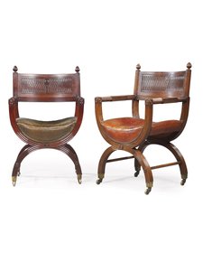 Fauteuil à cadre en X en acajou de la fin de l