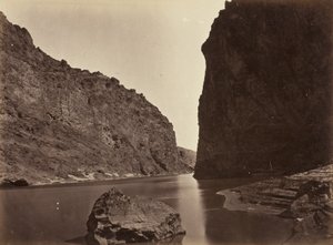 Black Canyon, rivière Colorado, vue en dessous, près du camp 7, 1871