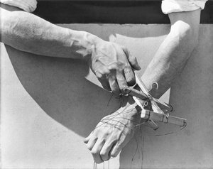Mains du marionnettiste, 1929